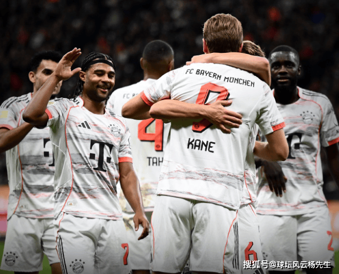 稳坐德甲榜首之位,拜仁客场3-0完胜法兰克福,主教练孔帕尼点评比赛